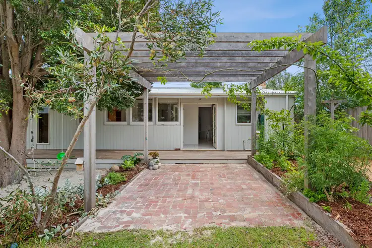 11 Roncliffe Road, Highton VIC 3216
