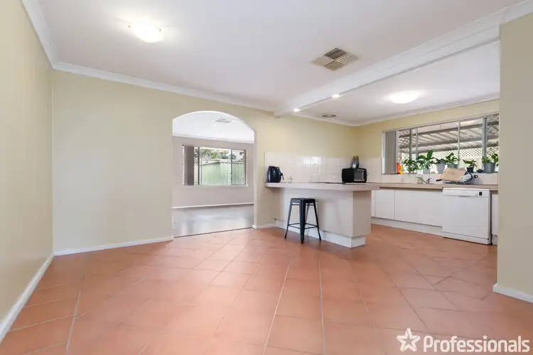 7 Durnsford Way, Camillo WA 6111