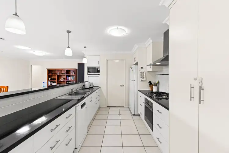 Sixth view of Homely house listing, 8 Kestrel Court, Rangeville QLD 4350