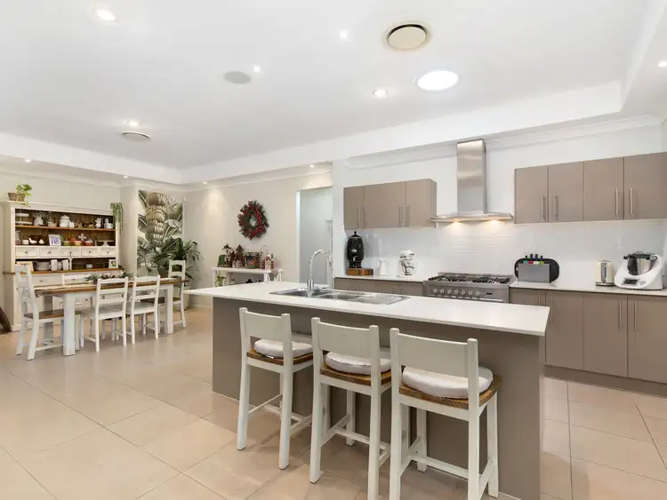 10 Camarillo Circuit, Reedy Creek QLD 4227