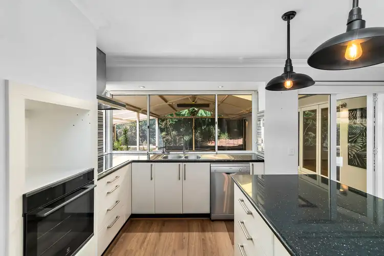 16 Petunia Street, Kalamunda WA 6076