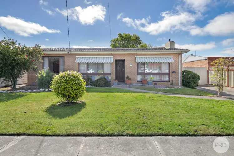 2 Grandview Grove, Wendouree VIC 3355