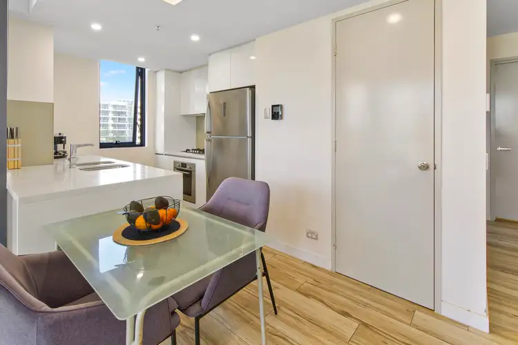 1111/2 Como Crescent, Southport QLD 4215