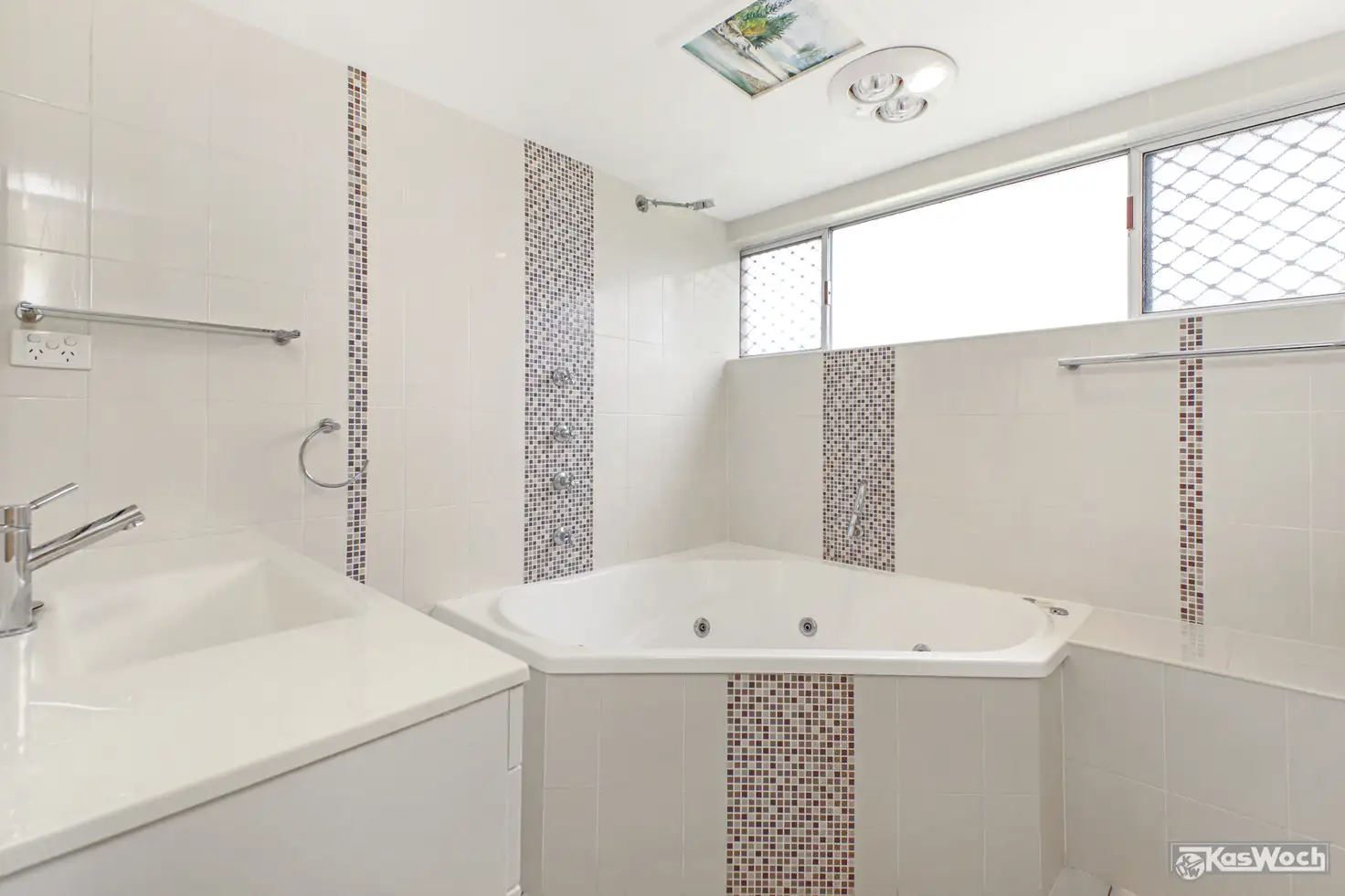 Main view of Homely unit listing, 2/100 KENT STREET, Rockhampton City QLD 4700