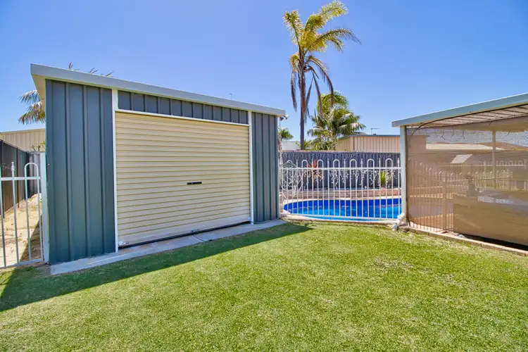 18 Montmartre Green, Port Kennedy WA 6172