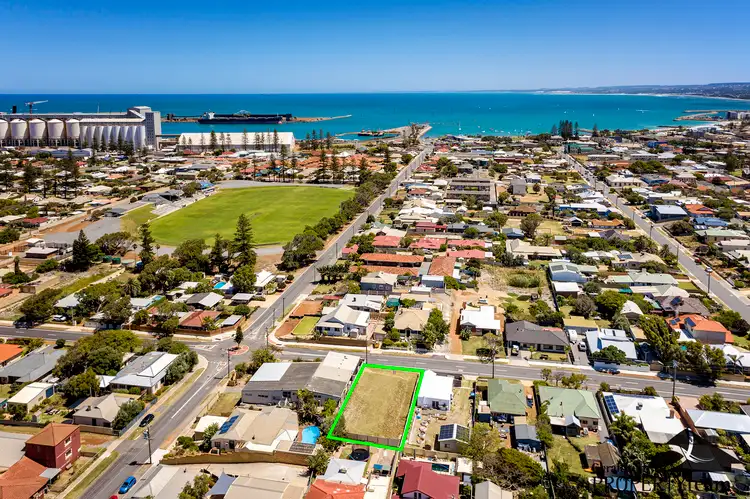 153 Shenton Street, Beachlands WA 6530
