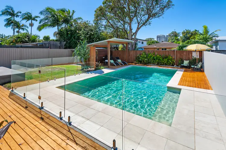 37 Ashgrove Ave, Runaway Bay QLD 4216