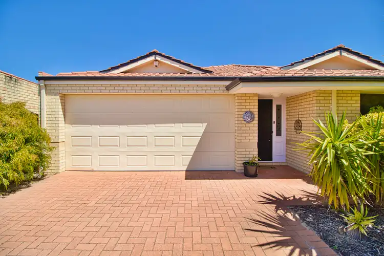 7 Riaza Parkway, Port Kennedy WA 6172