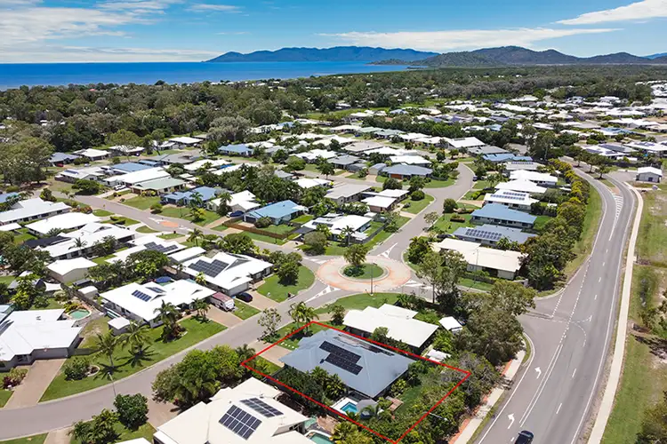 Fifth view of Homely house listing, 3 Greentree Circuit, Bushland Beach QLD 4818