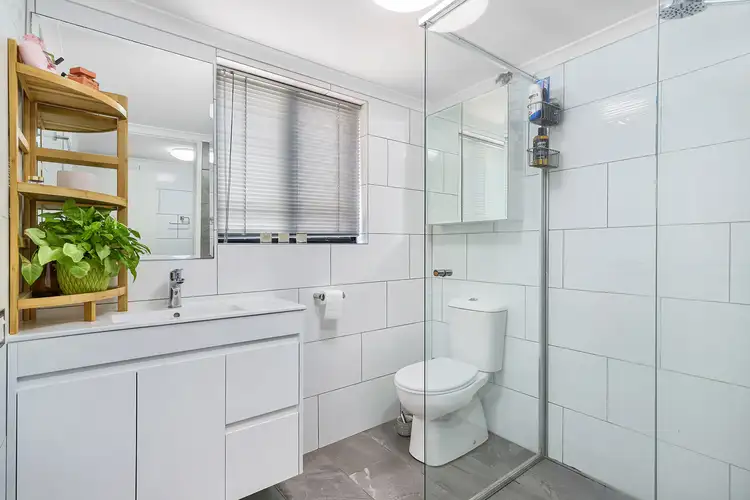 Seventh view of Homely apartment listing, 2/35 Britannia Avenue, Broadbeach QLD 4218