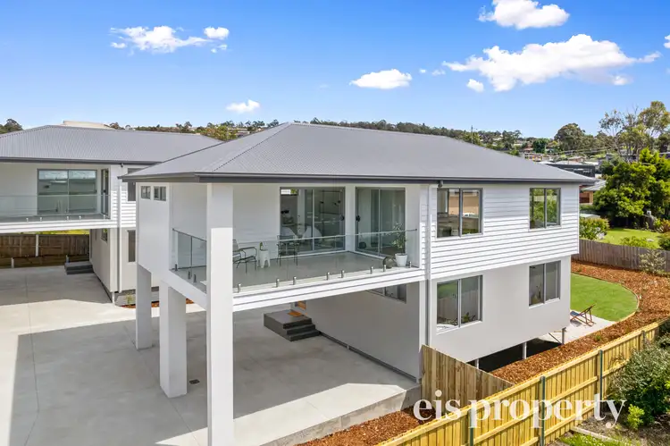 2/10 Pearsall Avenue, Blackmans Bay TAS 7052