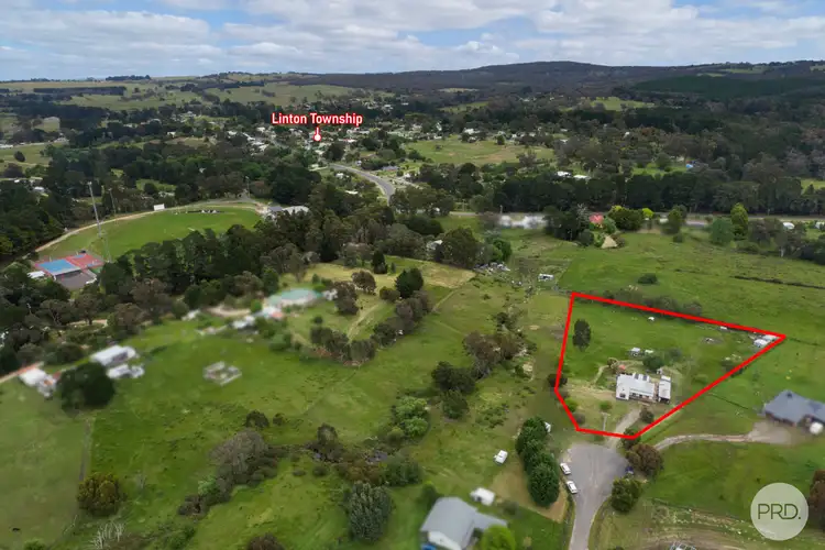 Second view of Homely house listing, 32 Banksia Court, Linton VIC 3360