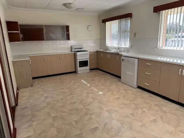 14 Plantagenet Crescent