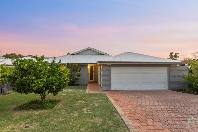 13 Burnett Road, Manning WA 6152