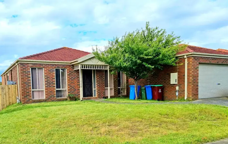 3 Nariel Place, Cranbourne VIC 3977