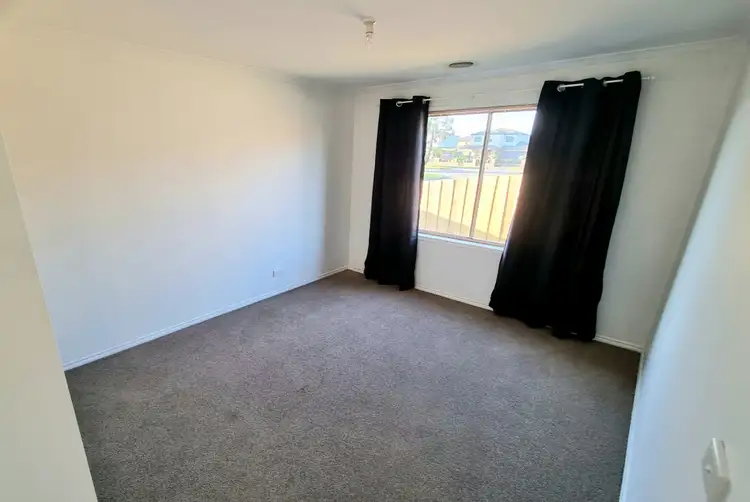 Fifth view of Homely house listing, 3 Nariel Place, Cranbourne West VIC 3977