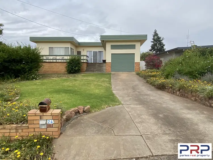 24 Albert Street, Parkes NSW 2870