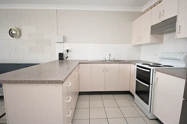 Sixth view of Homely unit listing, 2/16 Margaret Street, West End QLD 4810