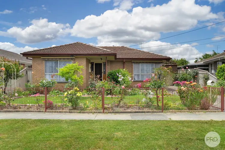 42 Webbcona Parade, Wendouree VIC 3355