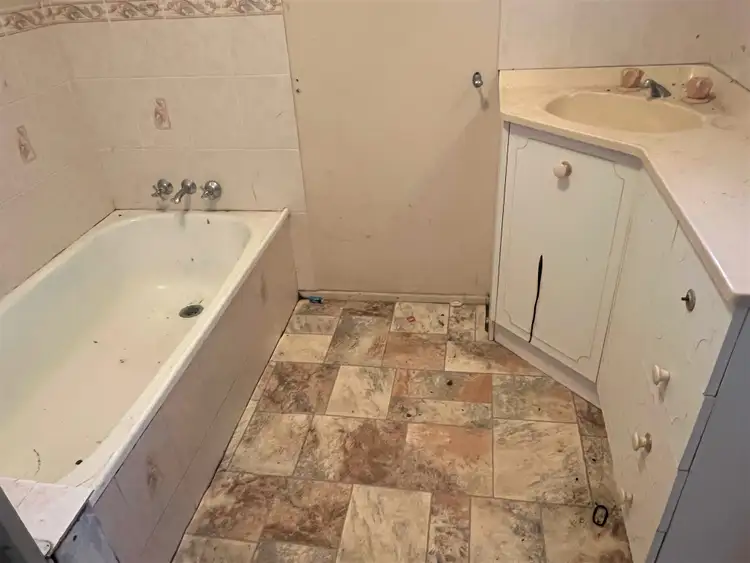 Fourth view of Homely house listing, 7 Saturn Crescent, Telina QLD 4680