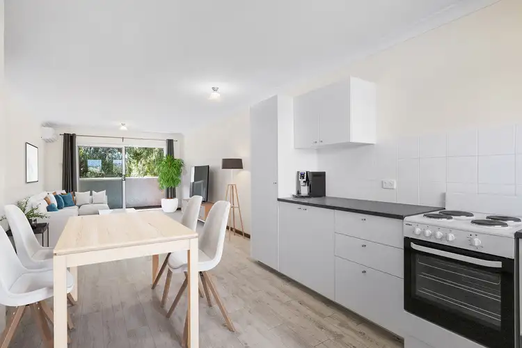 24/4 Minchinson Street, Shoalwater WA 6169