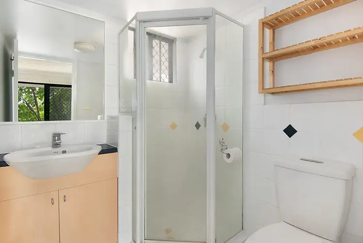 Fifth view of Homely unit listing, 4/13 Vectis Street, Norman Park QLD 4170