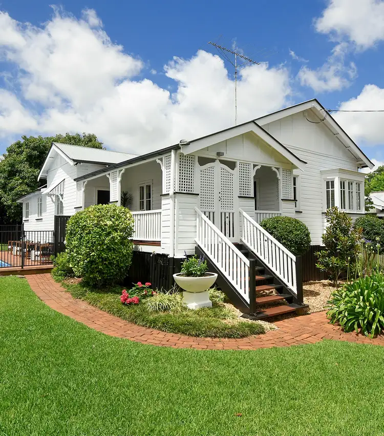 6 Arthur St, East Toowoomba QLD 4350