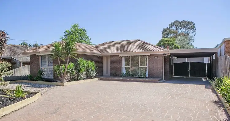 11 Evelyne Avenue, Cranbourne VIC 3977