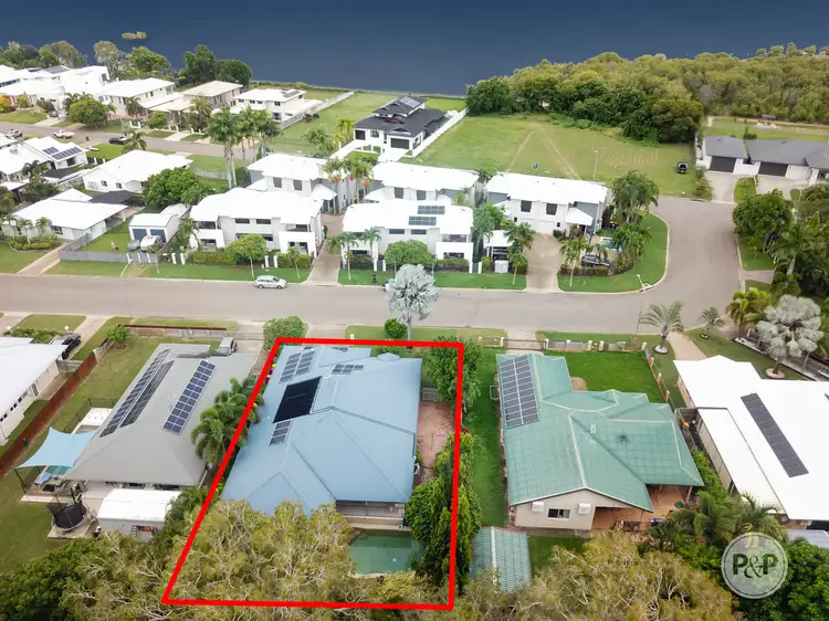 39 Pacific Avenue, Bushland Beach QLD 4818