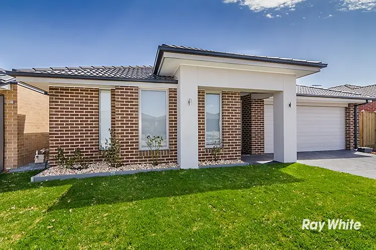10 Statham View, Cranbourne West VIC 3977