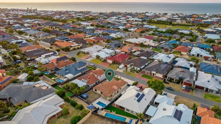23 Hibbertia Follow, Halls Head WA 6210