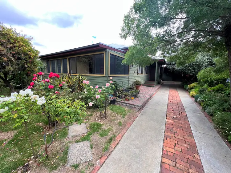 123 Macauley Street, Deniliquin NSW 2710