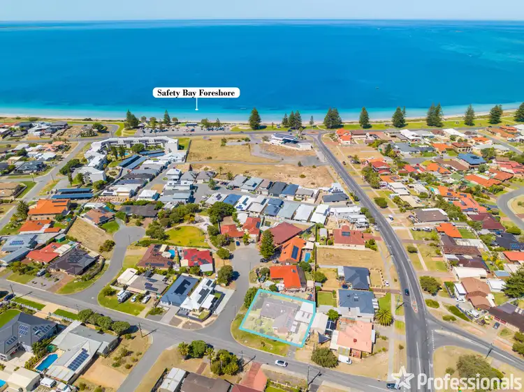 Main view of Homely house listing, 2 Reef Place, Safety Bay WA 6169