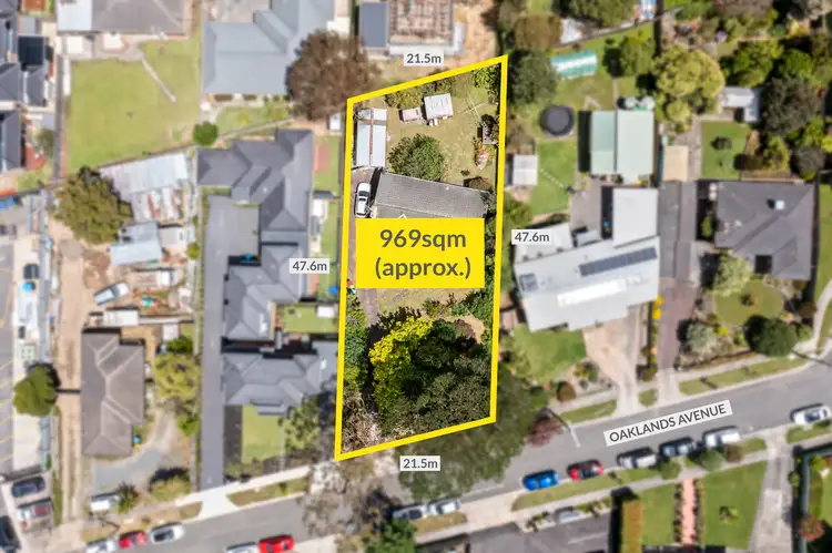 9 Oaklands Avenue, Ferntree Gully VIC 3156
