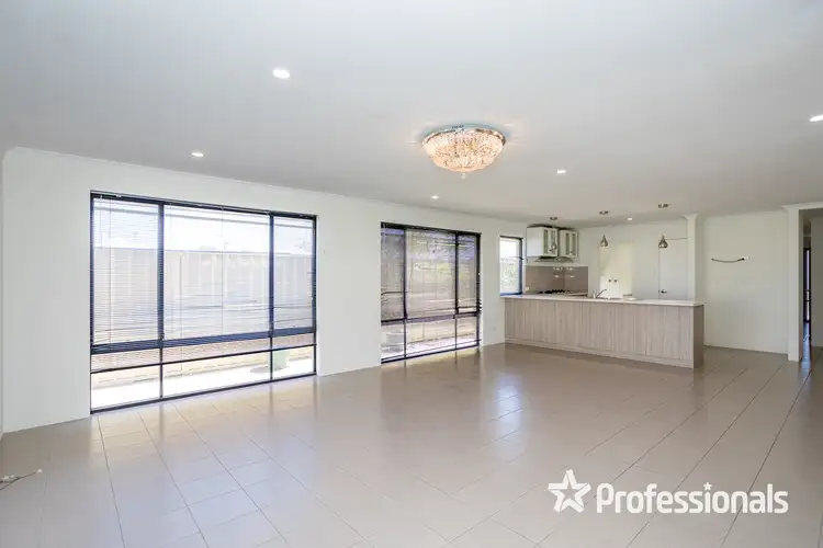 Sixth view of Homely house listing, 5 Oncidium Way, Seville Grove WA 6112