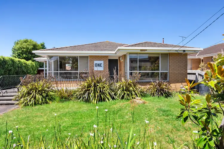 1 Foxhow Court, Hamlyn Heights VIC 3215