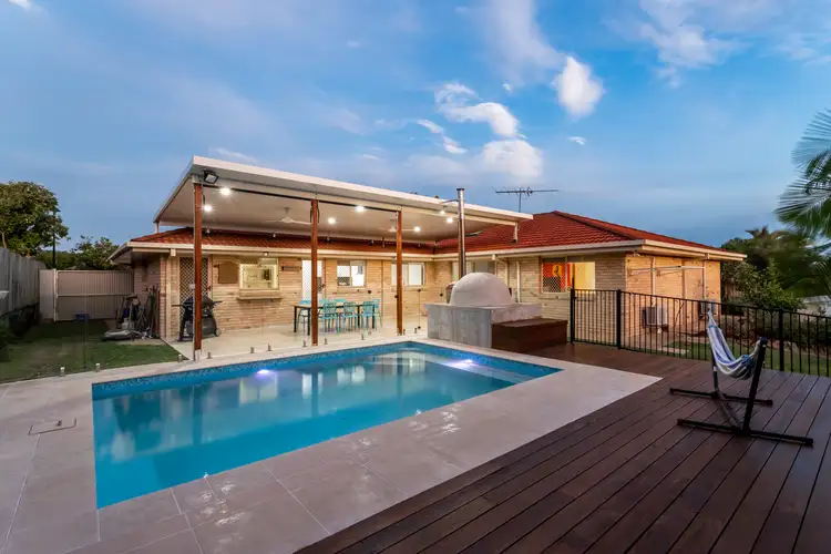 15 Mareeba Court, Arana Hills QLD 4054