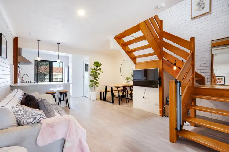 2/9 Havana Key, Broadbeach Waters QLD 4218