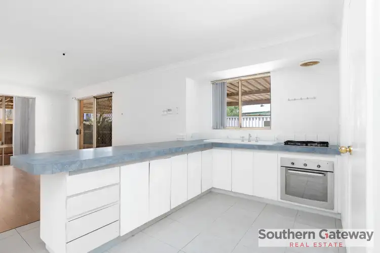 Seventh view of Homely house listing, 35 Simmons Loop, Parmelia WA 6167