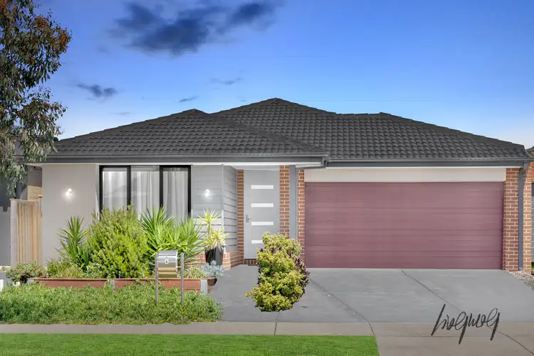 4 Oasis Avenue, Mickleham VIC 3064