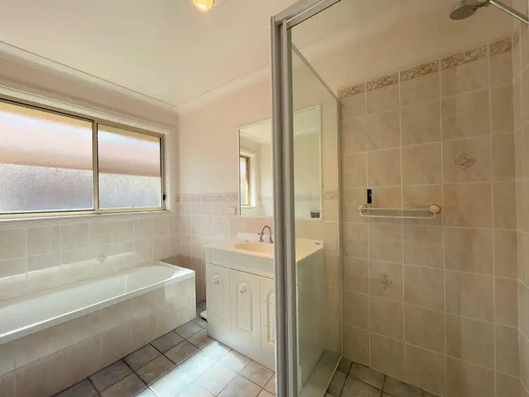 Sixth view of Homely house listing, 5 Pineview Circuit, Young NSW 2594