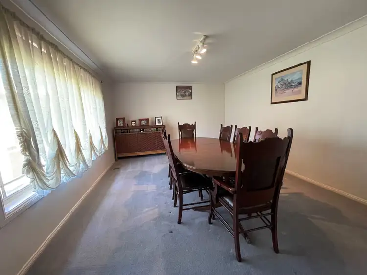 Seventh view of Homely house listing, 5 Pineview Circuit, Young NSW 2594