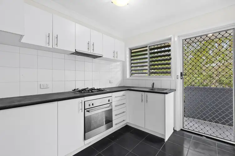 1/4 Roseglen Street, Greenslopes QLD 4120