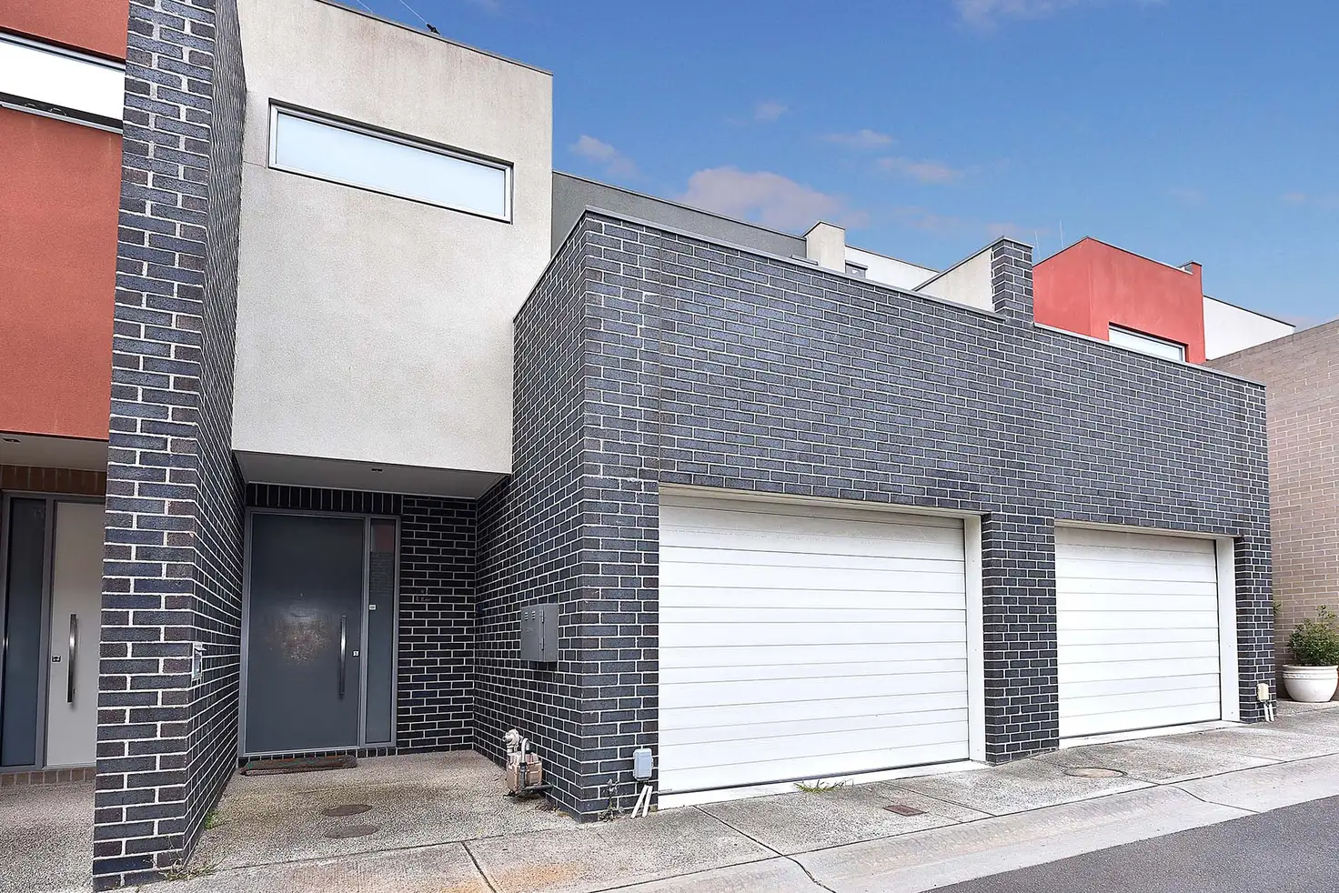 Main view of Homely townhouse listing, 10 Silverbanks Grove, Mentone VIC 3194