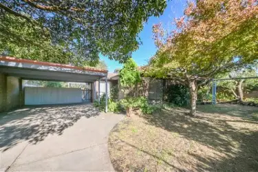 4 Marykirk Drive, Wheelers Hill VIC 3150