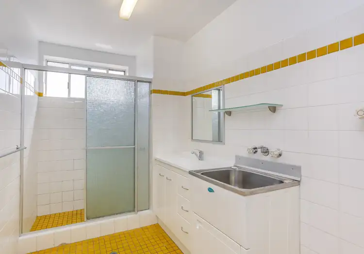 Sixth view of Homely unit listing, 1/123 Old Cleveland Road, Greenslopes QLD 4120