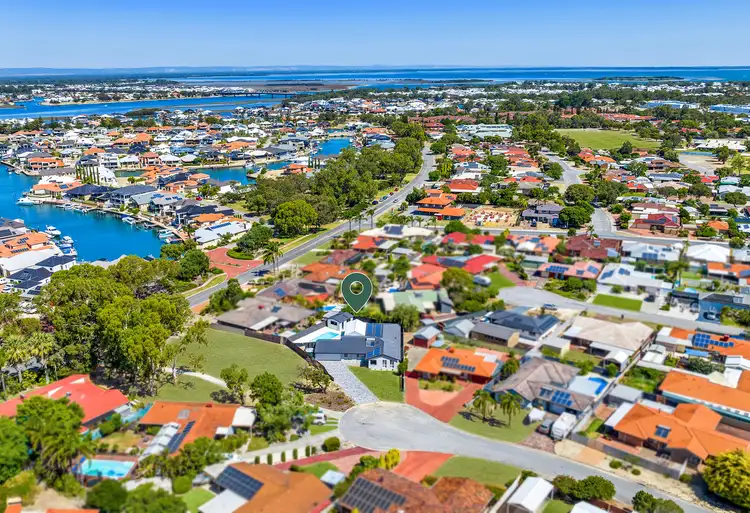 3 Agnew Place, Halls Head WA 6210
