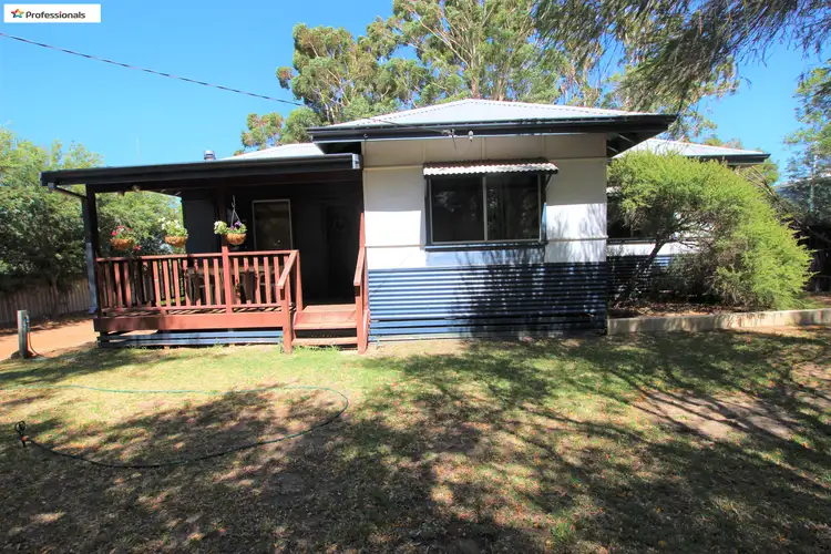 7 Sutton Street, Waroona WA 6215