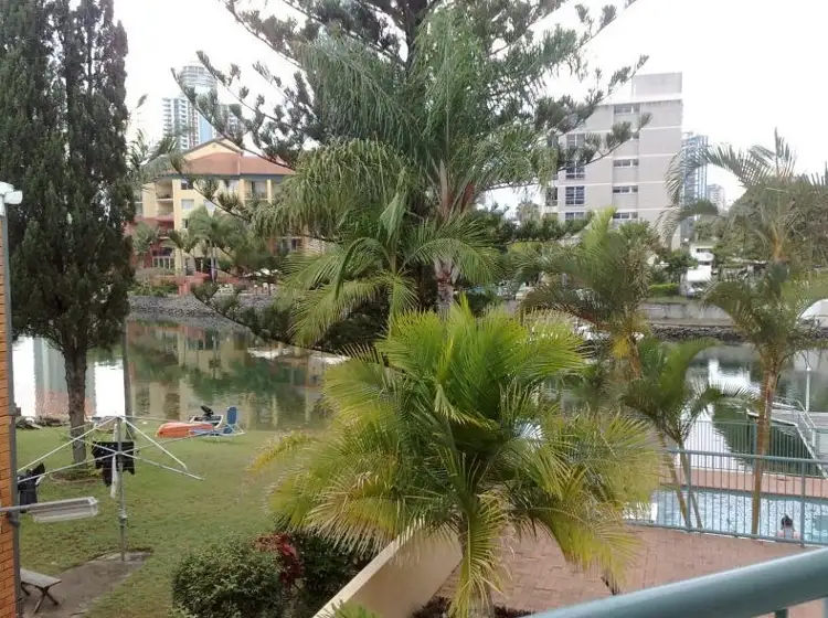 10/41 Peninsular Drive