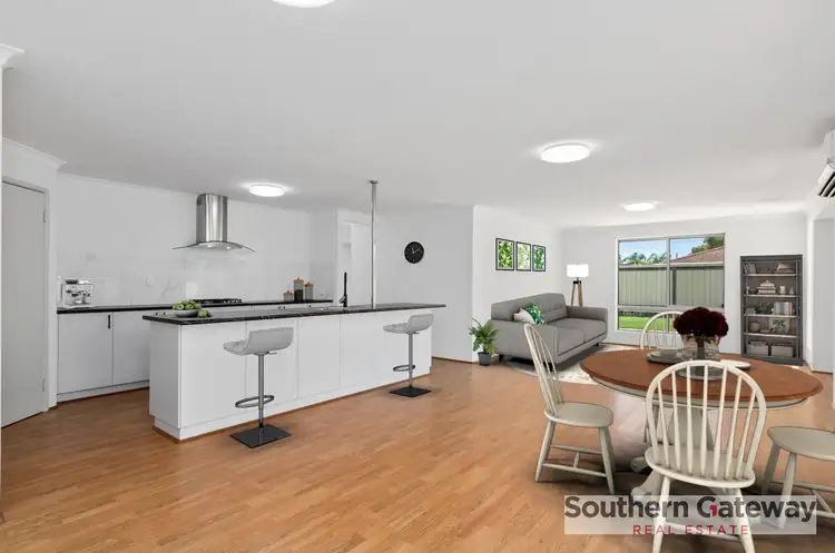 2 Garrett Corner, Parmelia WA 6167